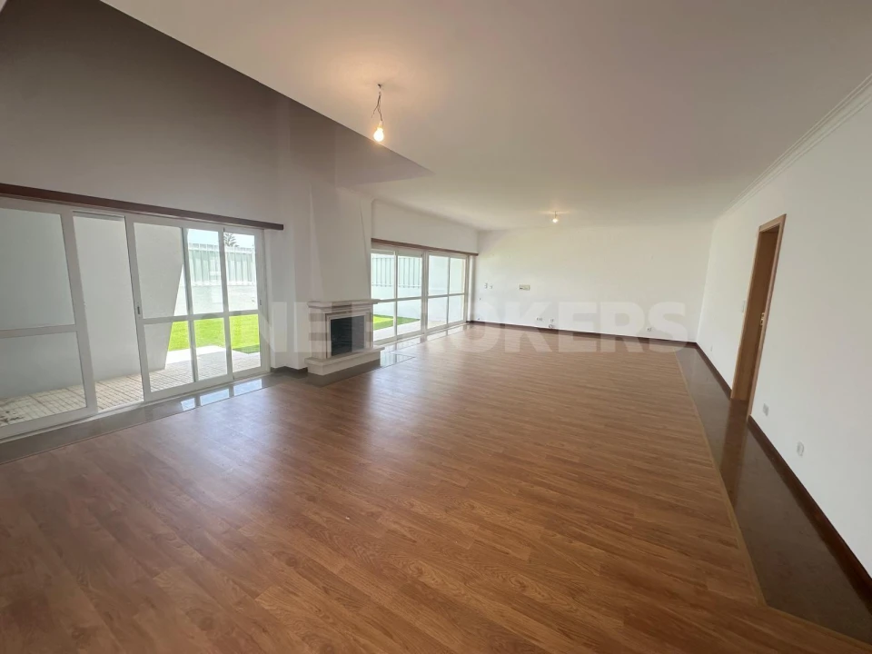 Moradia T4 para Venda em Sesimbra (Castelo) Foto 3