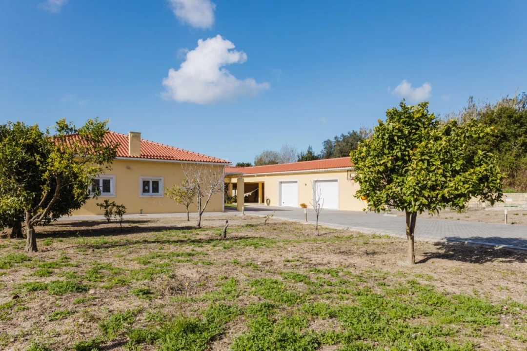 Moradia T4 para Venda em Alqueidão Foto 19