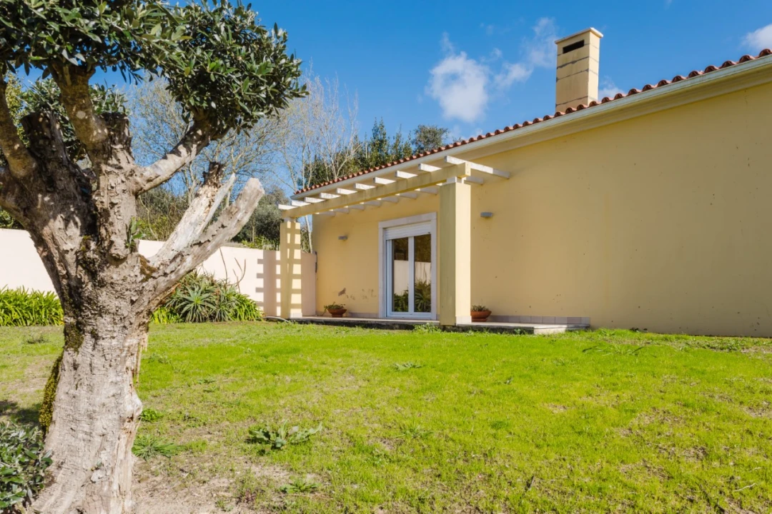 Moradia T4 para Venda em Alqueidão Foto 21