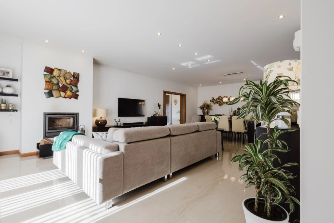 Moradia T4 para Venda em Alqueidão Foto 38