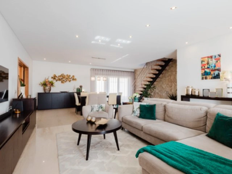 Moradia T4 para Venda em Alqueidão Foto 56