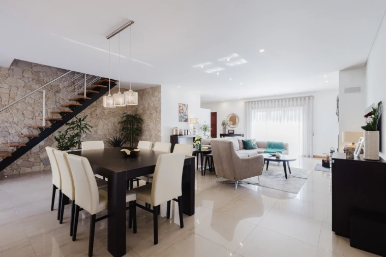 Moradia T4 para Venda em Alqueidão Foto 4