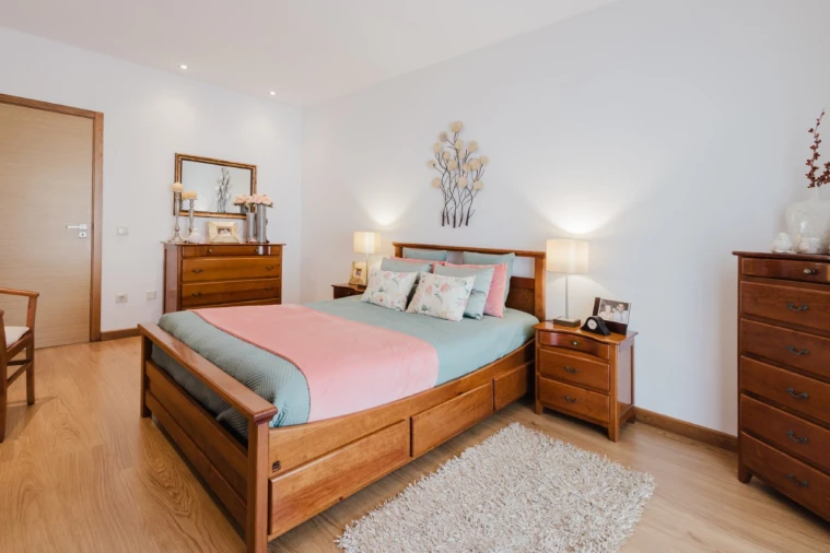 Moradia T4 para Venda em Alqueidão Foto 13