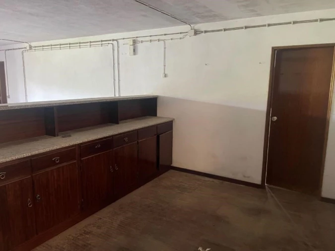 Armazém para Venda em Amiais de Baixo Foto 9