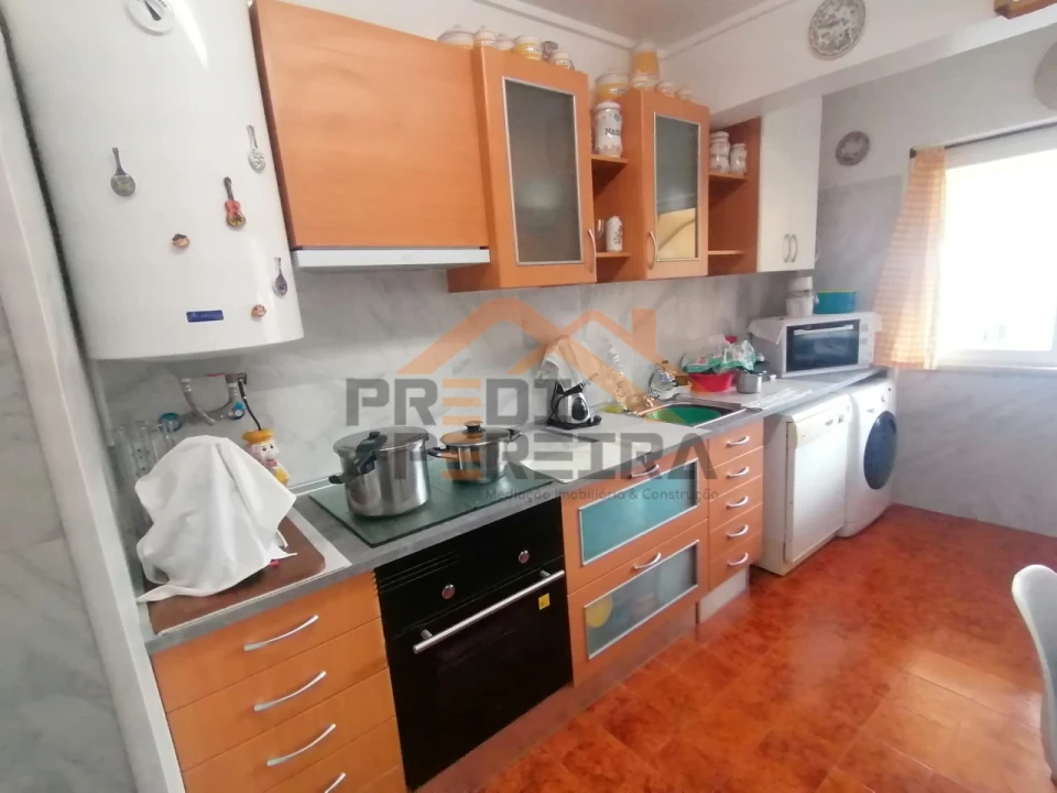 Quarto para Arrendamento em Ramada e Caneças Foto 16