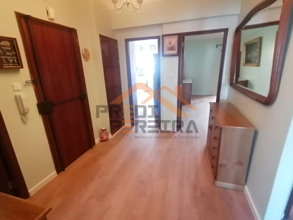 Quarto para Arrendamento em Ramada e Caneças Foto 23