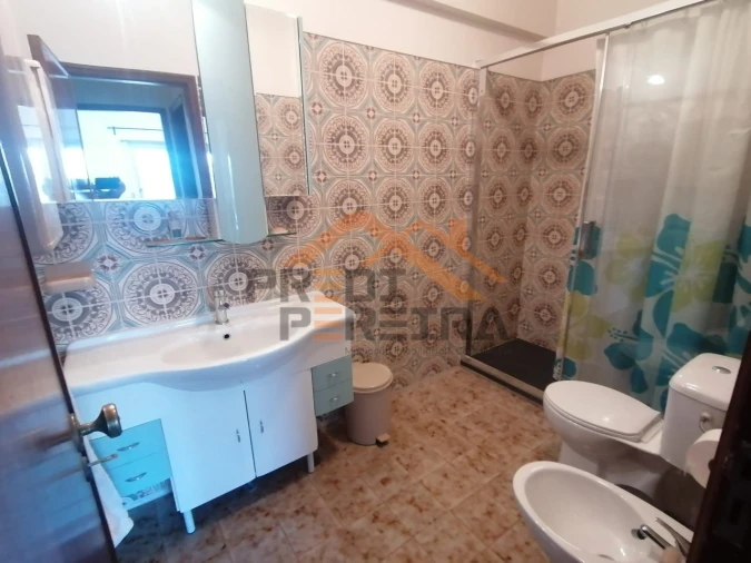 Quarto para Arrendamento em Ramada e Caneças Foto 14