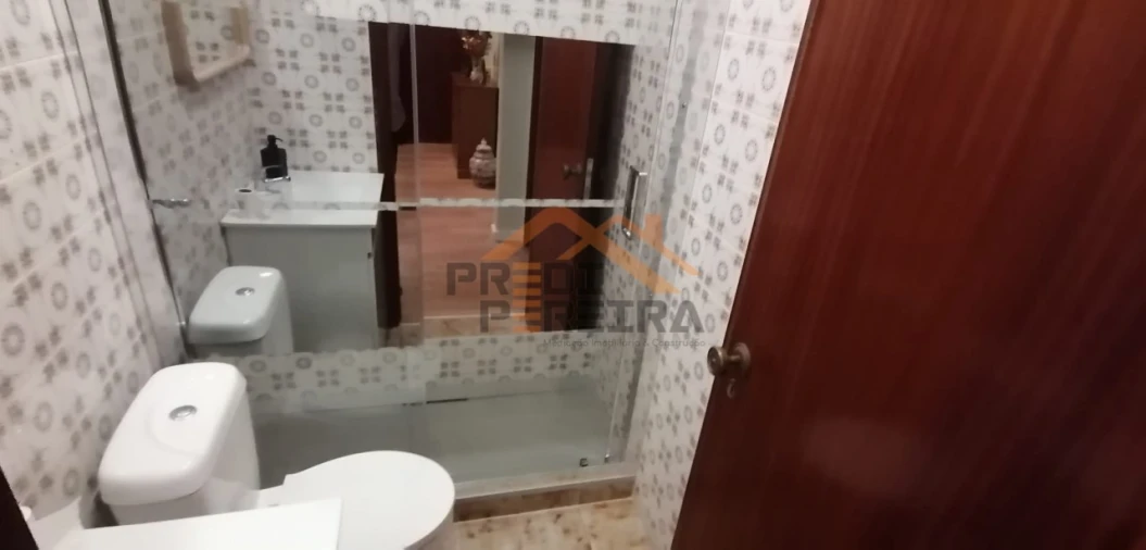 Quarto para Arrendamento em Ramada e Caneças Foto 28