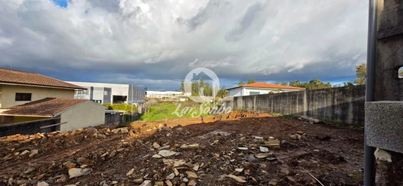 Moradia T3 para Venda em Santo Tirso, Couto (Santa Cristina e São Miguel) e Burgães