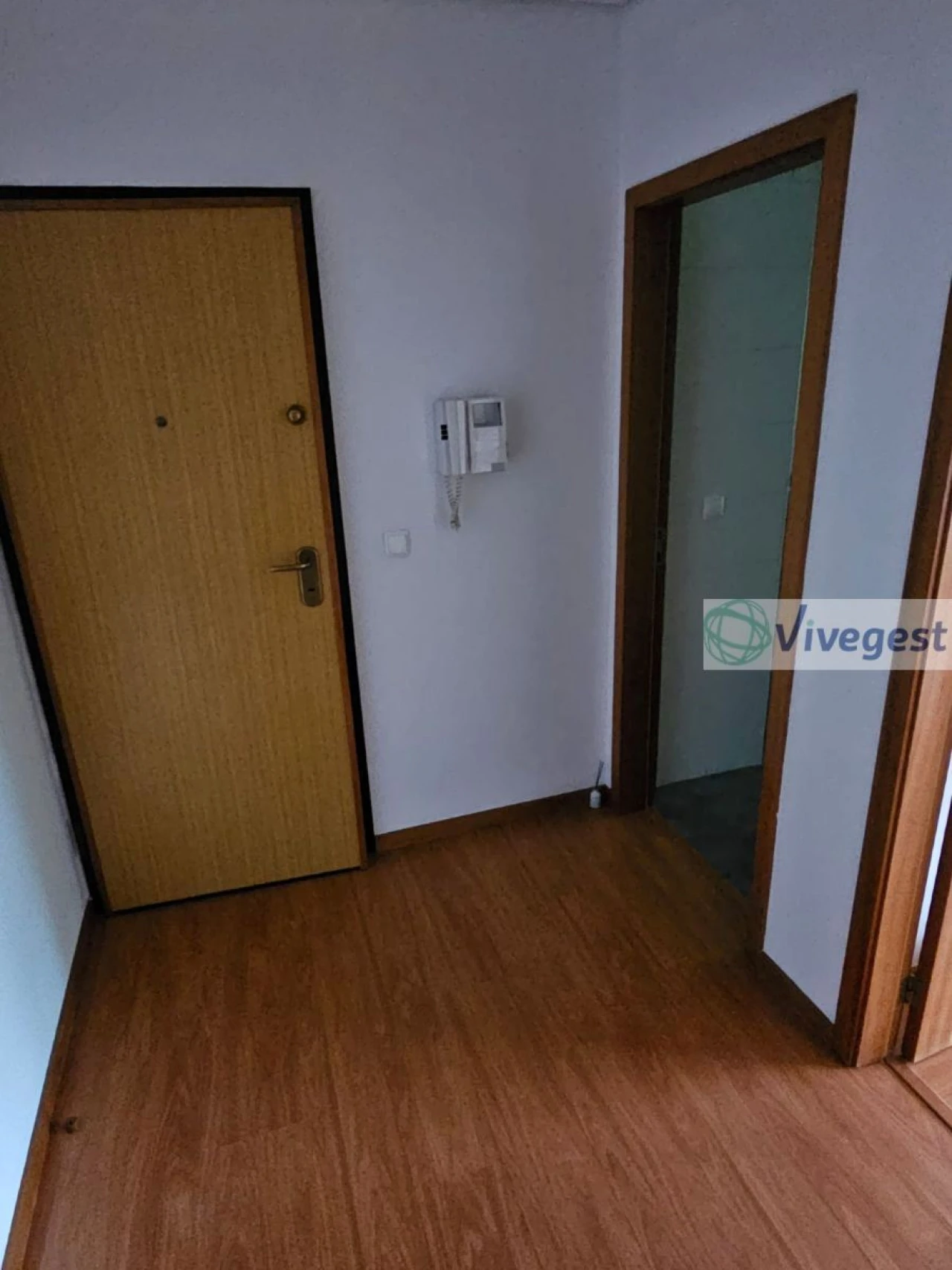 Apartamento T1 para Arrendamento em Castêlo da Maia Foto 2