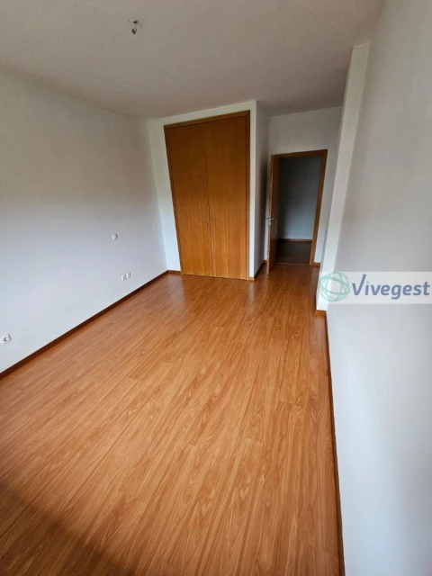 Apartamento T1 para Arrendamento em Castêlo da Maia