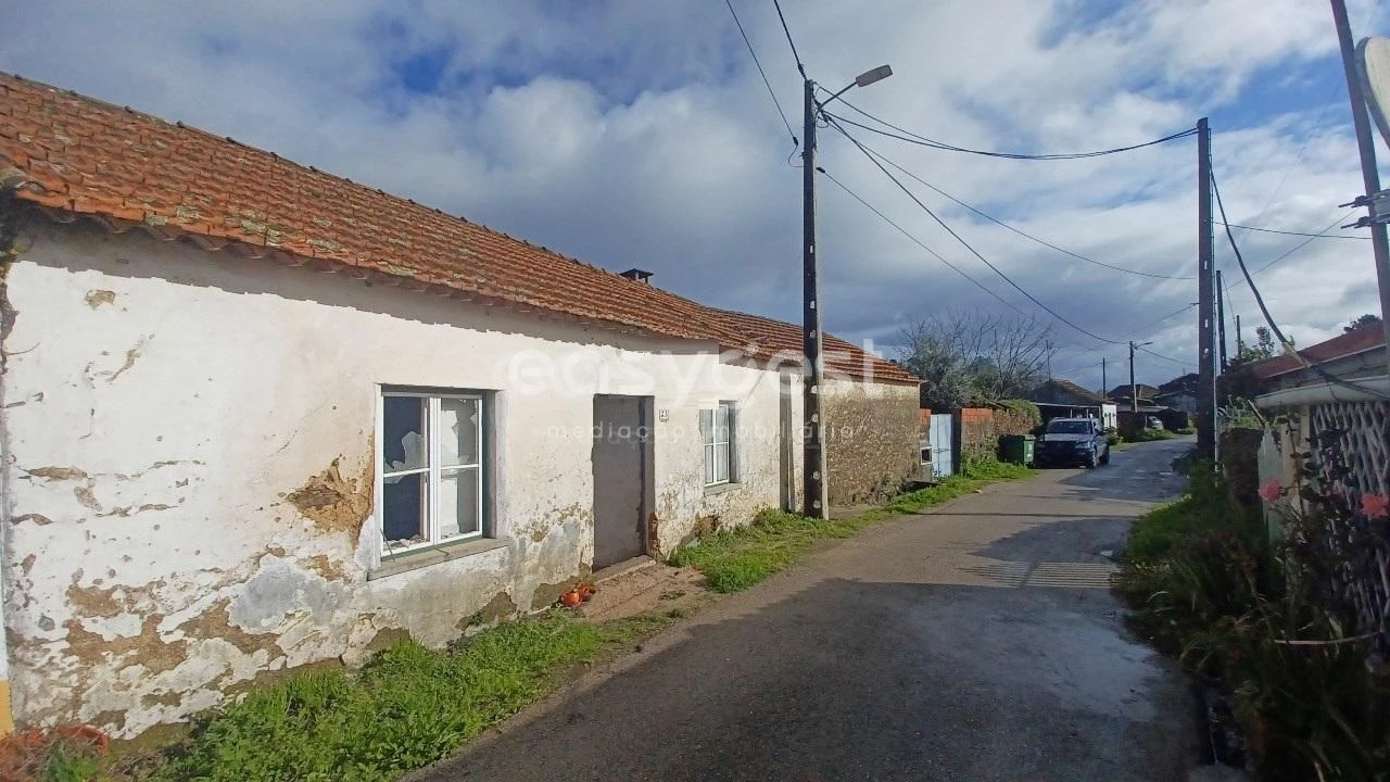 Moradia T4 para Venda em Olalhas Foto 1