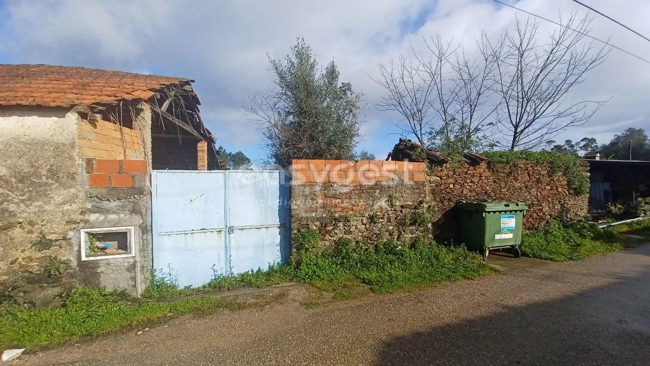 Moradia T4 para Venda em Olalhas Foto 2