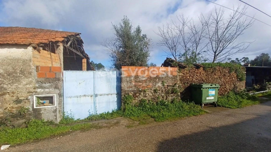 Moradia T4 para Venda em Olalhas Foto 2