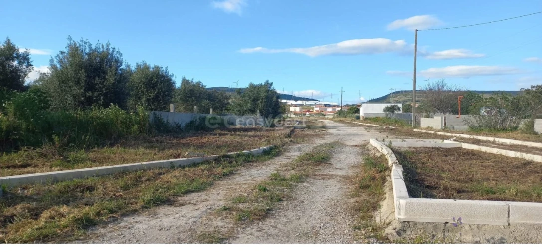 Terreno para Venda em Santo Antão e São Julião do Tojal Foto 9