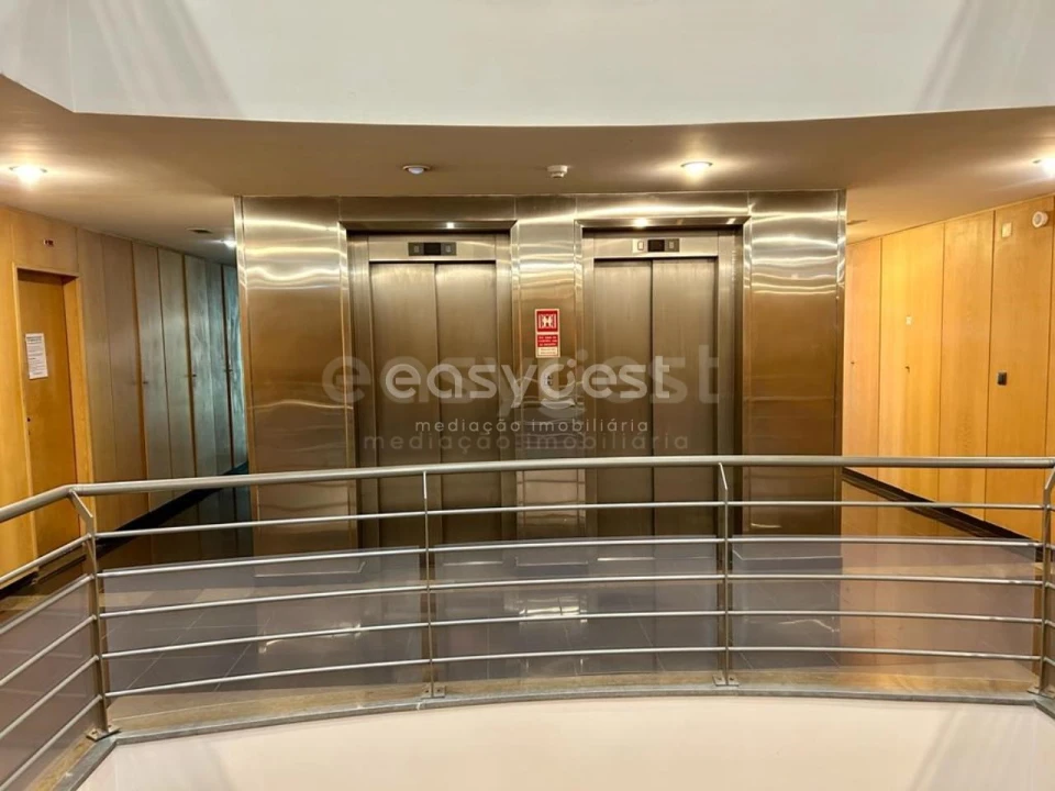 Apartamento T1 para Venda em Avenidas Novas Foto 15
