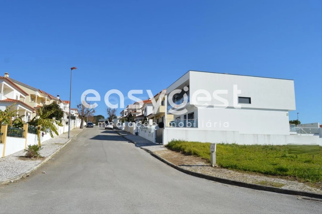 Terreno para Venda em Meia Via Foto 2