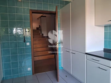 Apartamento T5 para Arrendamento em Santo Antonio dos Olivais