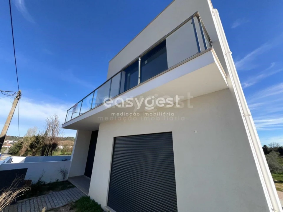 Moradia T3 para Venda em Nossa Senhora das Misericordias Foto 4