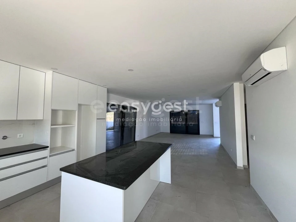 Moradia T3 para Venda em Nossa Senhora das Misericordias Foto 13