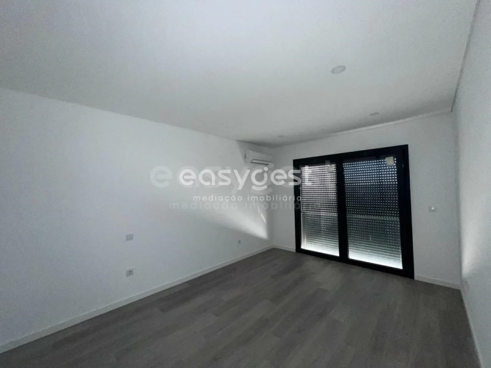 Moradia T3 para Venda em Nossa Senhora das Misericordias Foto 23