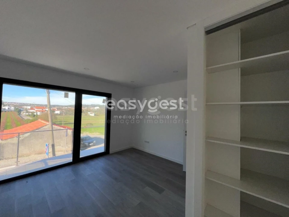 Moradia T3 para Venda em Nossa Senhora das Misericordias Foto 24