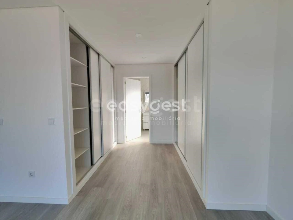 Moradia T3 para Venda em Nossa Senhora das Misericordias Foto 32