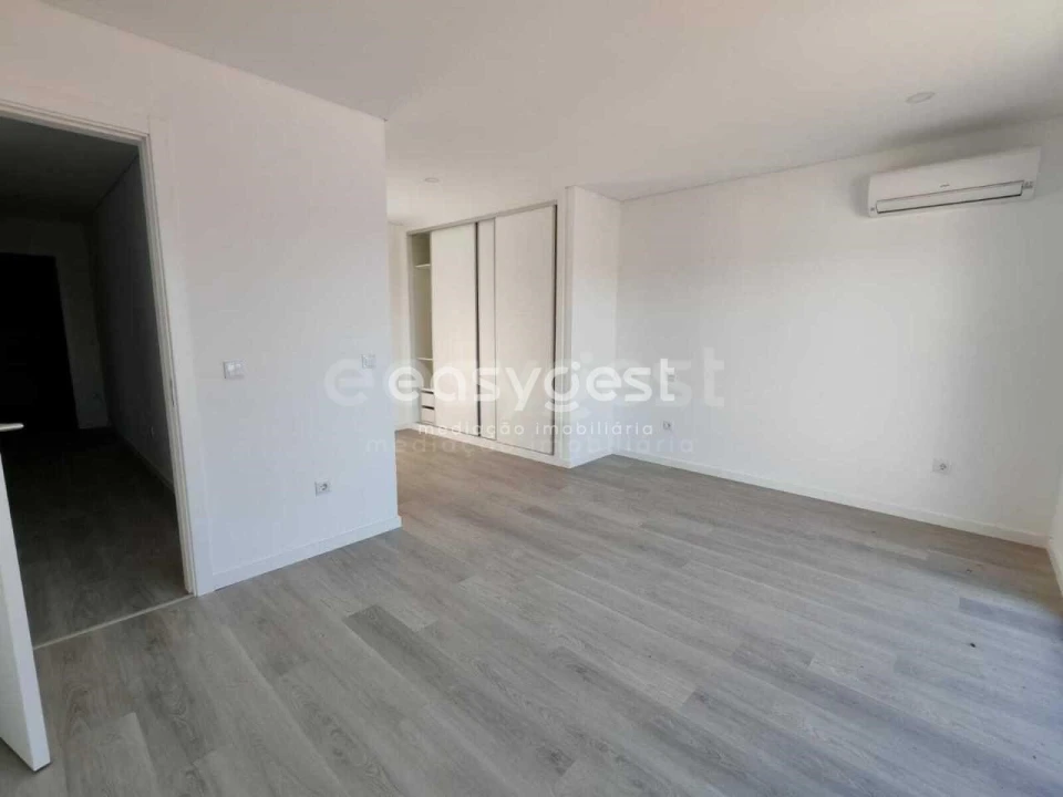 Moradia T3 para Venda em Nossa Senhora das Misericordias Foto 34