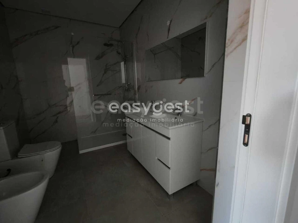 Moradia T3 para Venda em Nossa Senhora das Misericordias Foto 41