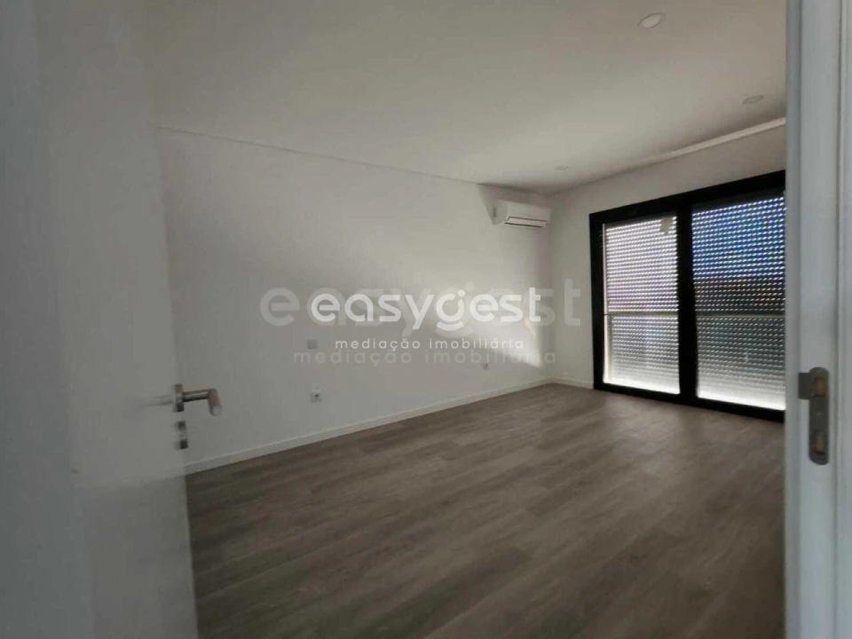 Moradia T3 para Venda em Nossa Senhora das Misericordias Foto 42