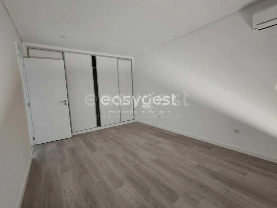 Moradia T3 para Venda em Nossa Senhora das Misericordias Foto 44