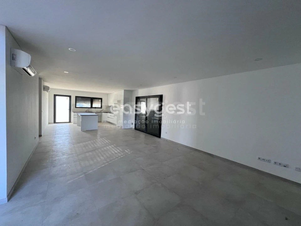 Moradia T3 para Venda em Nossa Senhora das Misericordias Foto 48