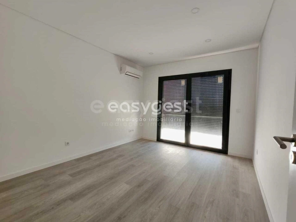 Moradia T3 para Venda em Nossa Senhora das Misericordias Foto 51