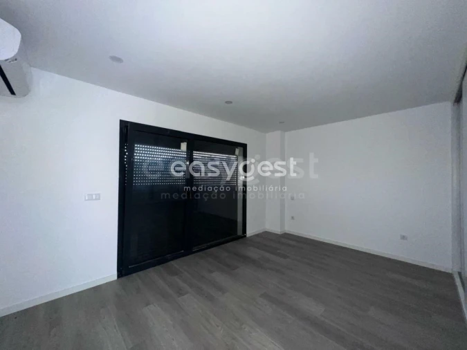 Moradia T3 para Venda em Nossa Senhora das Misericordias Foto 26