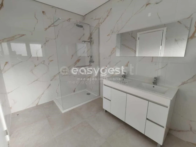 Moradia T3 para Venda em Nossa Senhora das Misericordias Foto 31