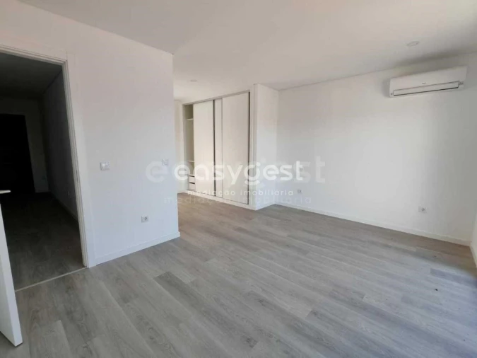 Moradia T3 para Venda em Nossa Senhora das Misericordias Foto 34