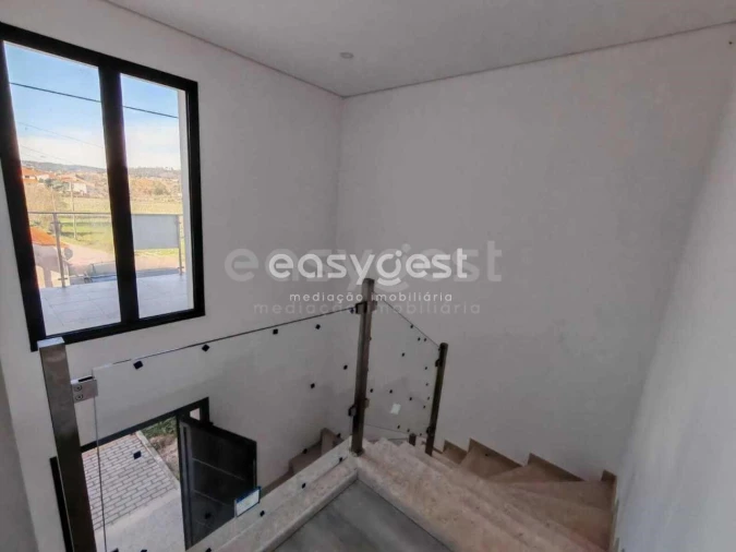 Moradia T3 para Venda em Nossa Senhora das Misericordias Foto 38