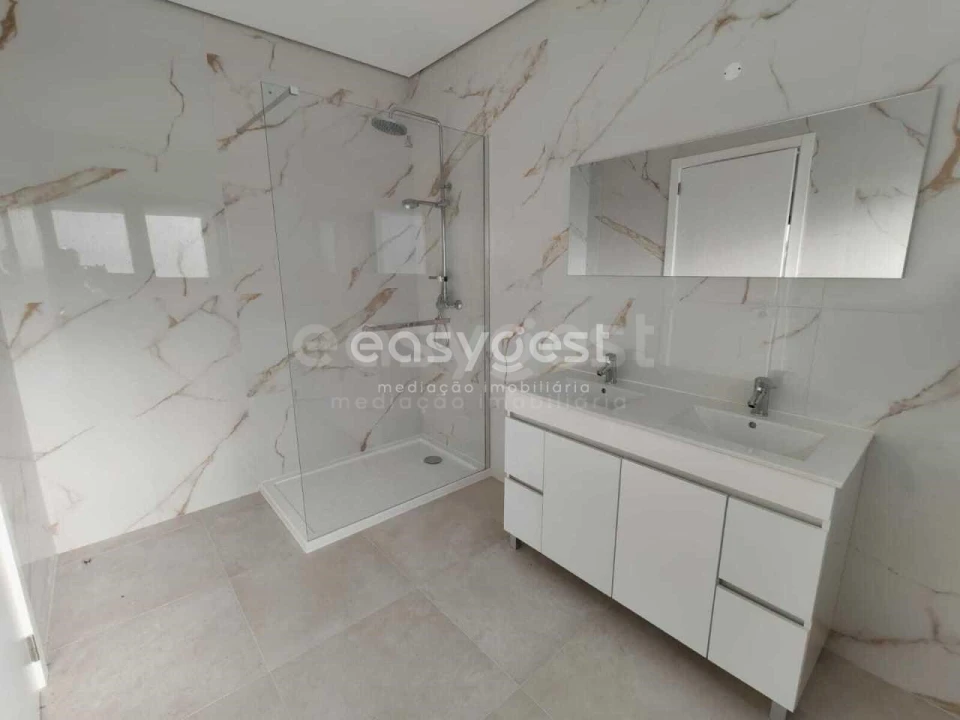 Moradia T3 para Venda em Nossa Senhora das Misericordias Foto 23