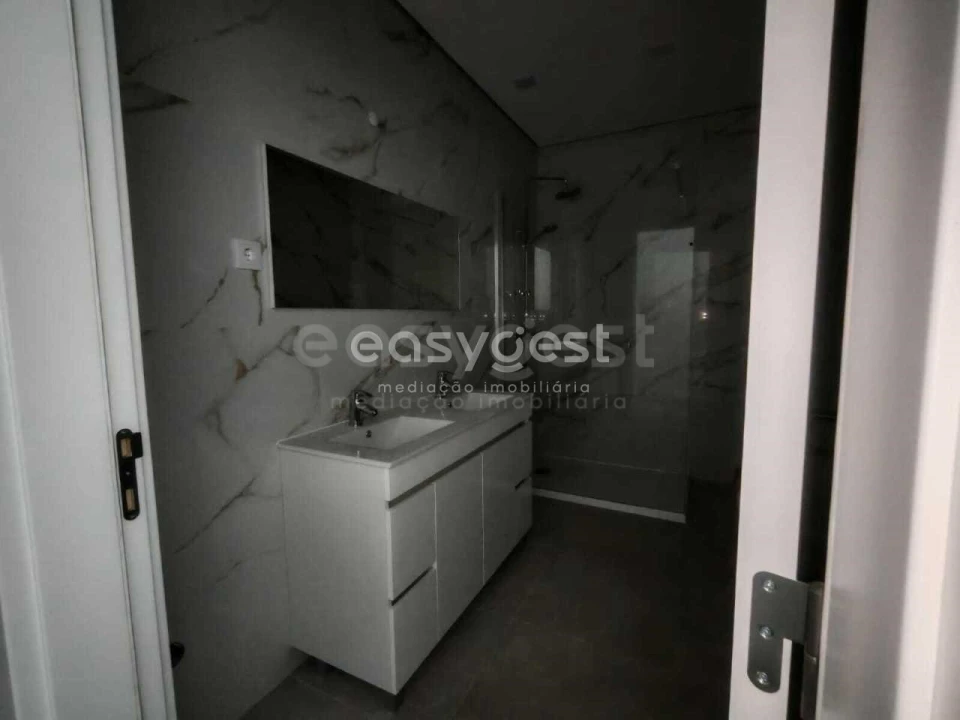 Moradia T3 para Venda em Nossa Senhora das Misericordias Foto 25