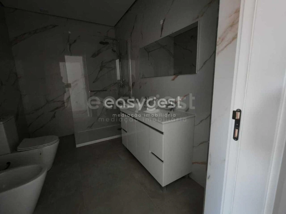 Moradia T3 para Venda em Nossa Senhora das Misericordias Foto 28