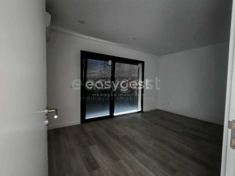 Moradia T3 para Venda em Nossa Senhora das Misericordias Foto 34