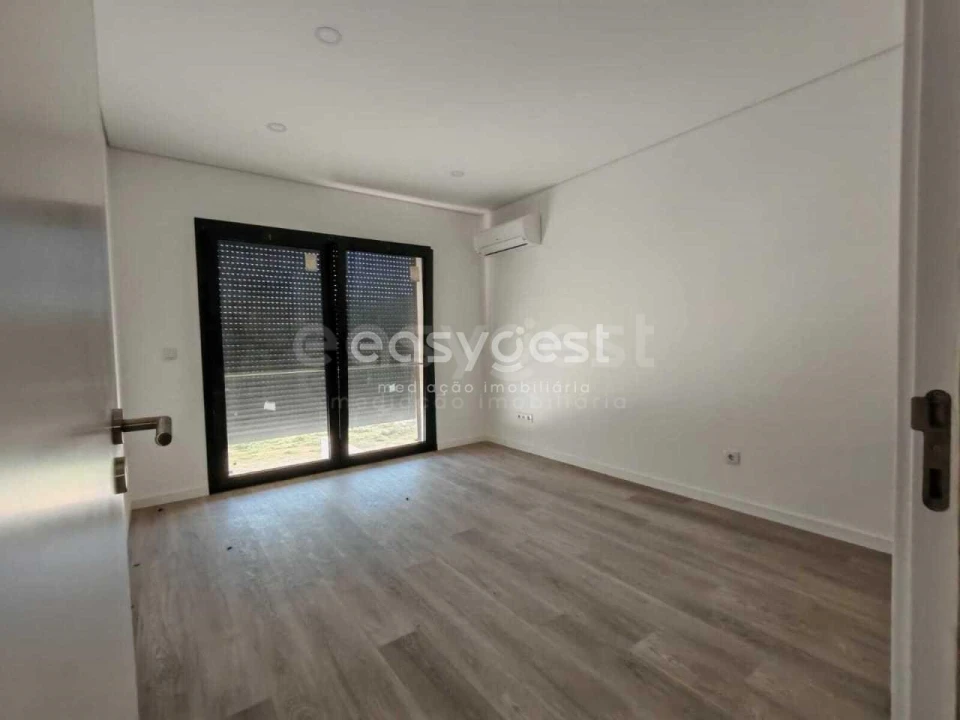 Moradia T3 para Venda em Nossa Senhora das Misericordias Foto 37