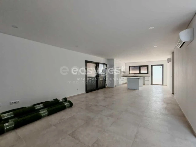 Moradia T3 para Venda em Nossa Senhora das Misericordias Foto 4