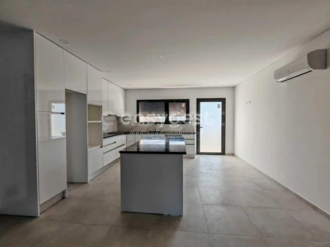 Moradia T3 para Venda em Nossa Senhora das Misericordias Foto 6