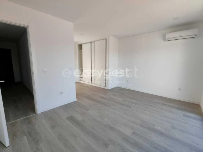 Moradia T3 para Venda em Nossa Senhora das Misericordias Foto 8