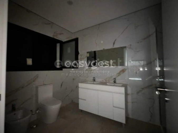 Moradia T3 para Venda em Nossa Senhora das Misericordias Foto 10