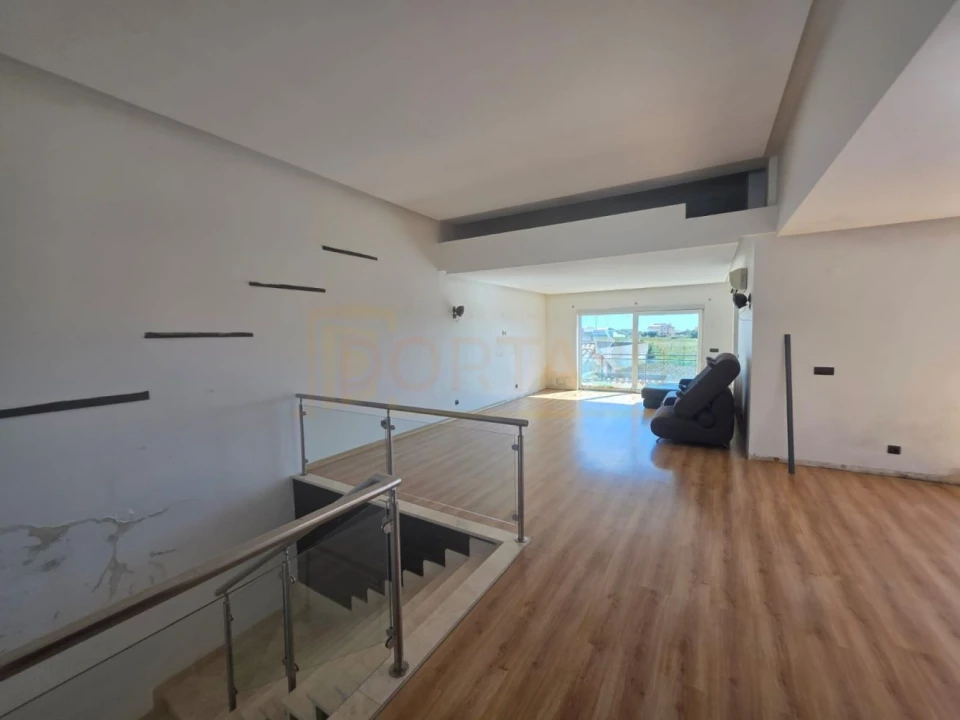 Moradia T4 para Venda em Atouguia da Baleia Foto 11