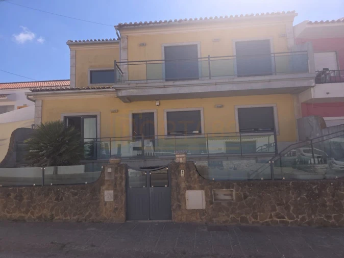 Moradia T4 para Venda em Atouguia da Baleia Foto 2