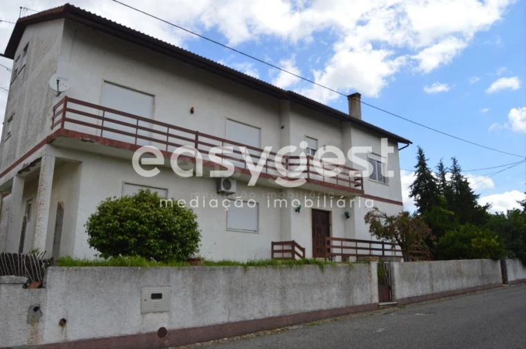 Moradia T8 para Venda em Montalvo