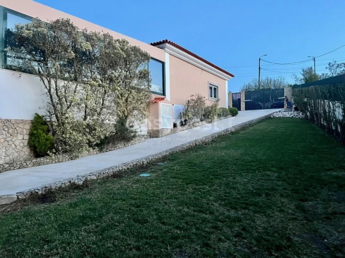 Moradia T5 para Venda em São João das Lampas e Terrugem Foto 16